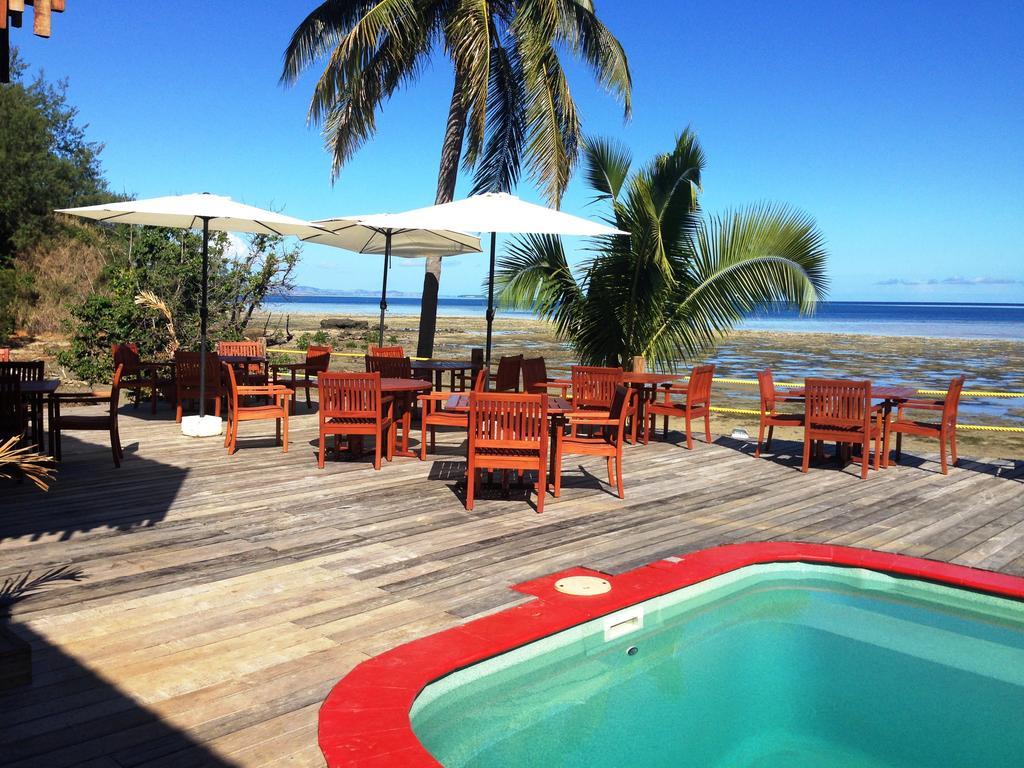 Funky Fish Beach & Surf Resort Solevu Eksteriør billede