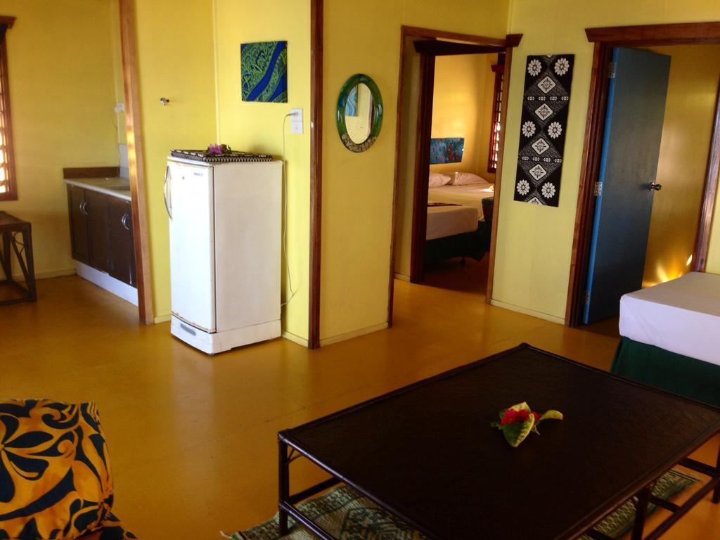 Funky Fish Beach & Surf Resort Solevu Værelse billede