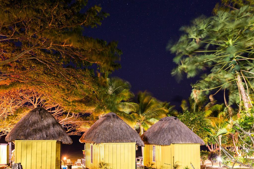 Funky Fish Beach & Surf Resort Solevu Eksteriør billede